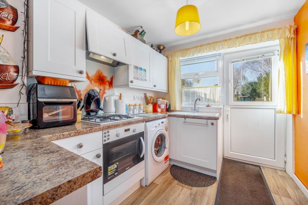 Property photo 3 of 21 12 Boston Road (Kirton)-14