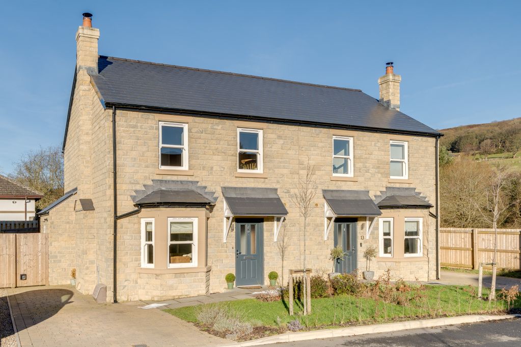 Property photo 1 of 15 12 Millfield End