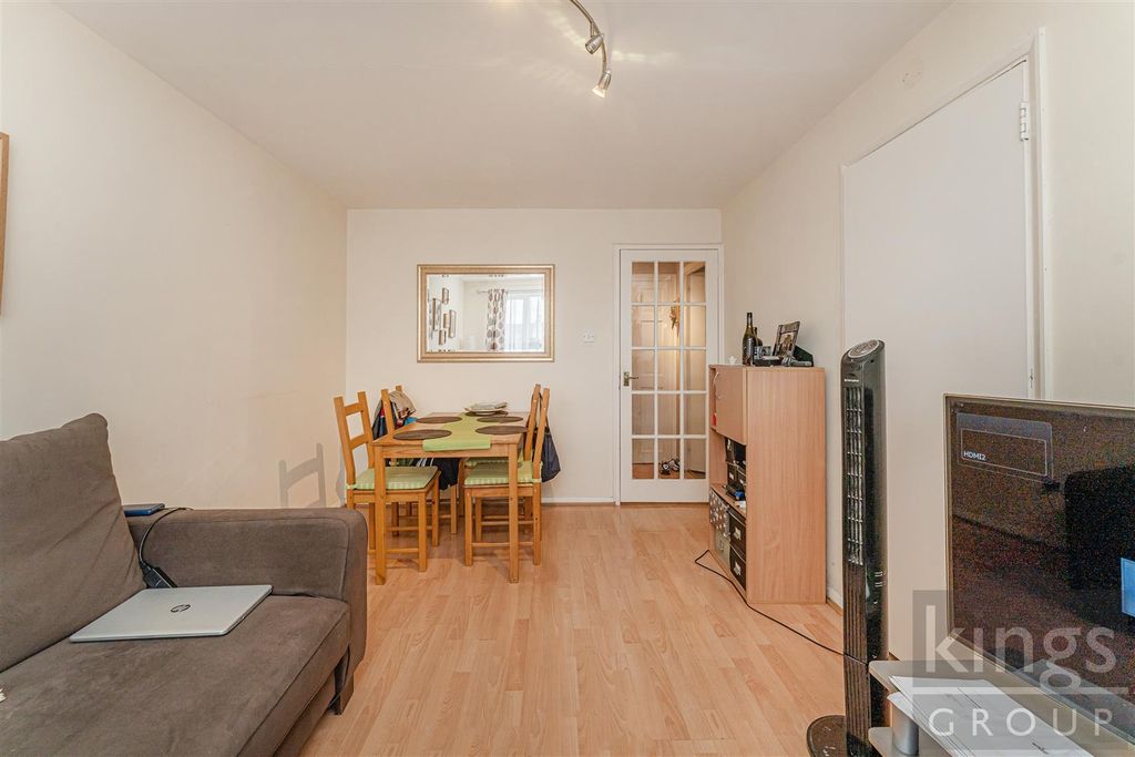 Property photo 2 of 9 7.Jpg