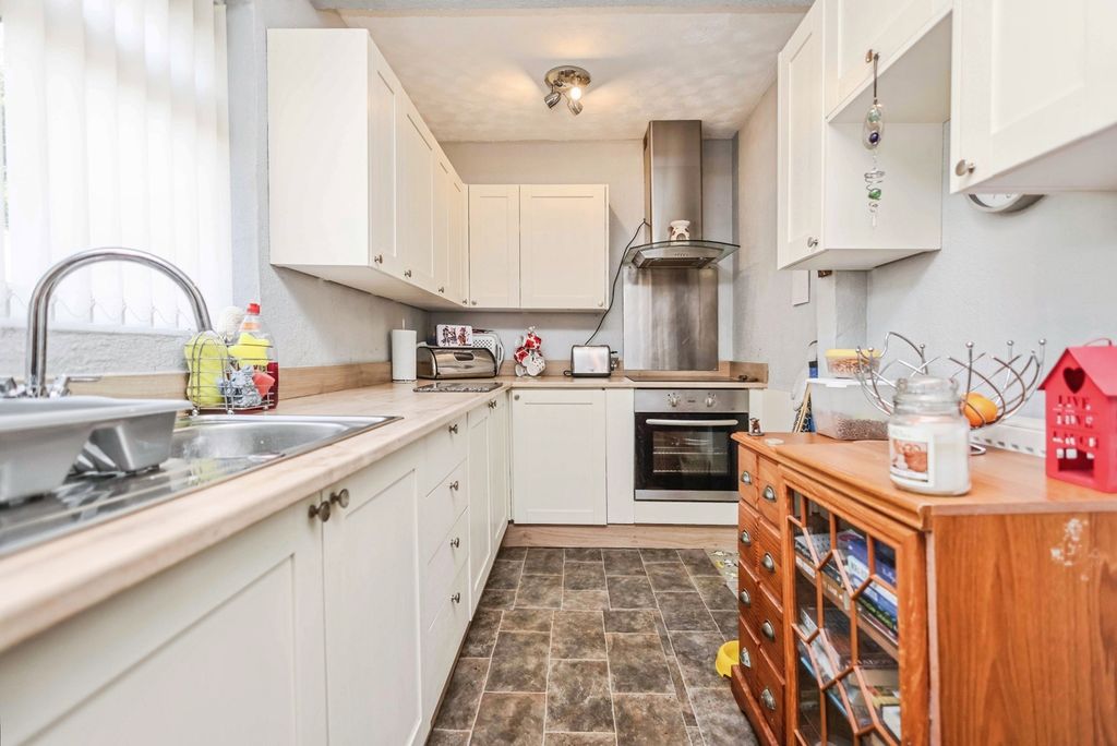 Property photo 3 of 18 Pbox-Img.Jpg