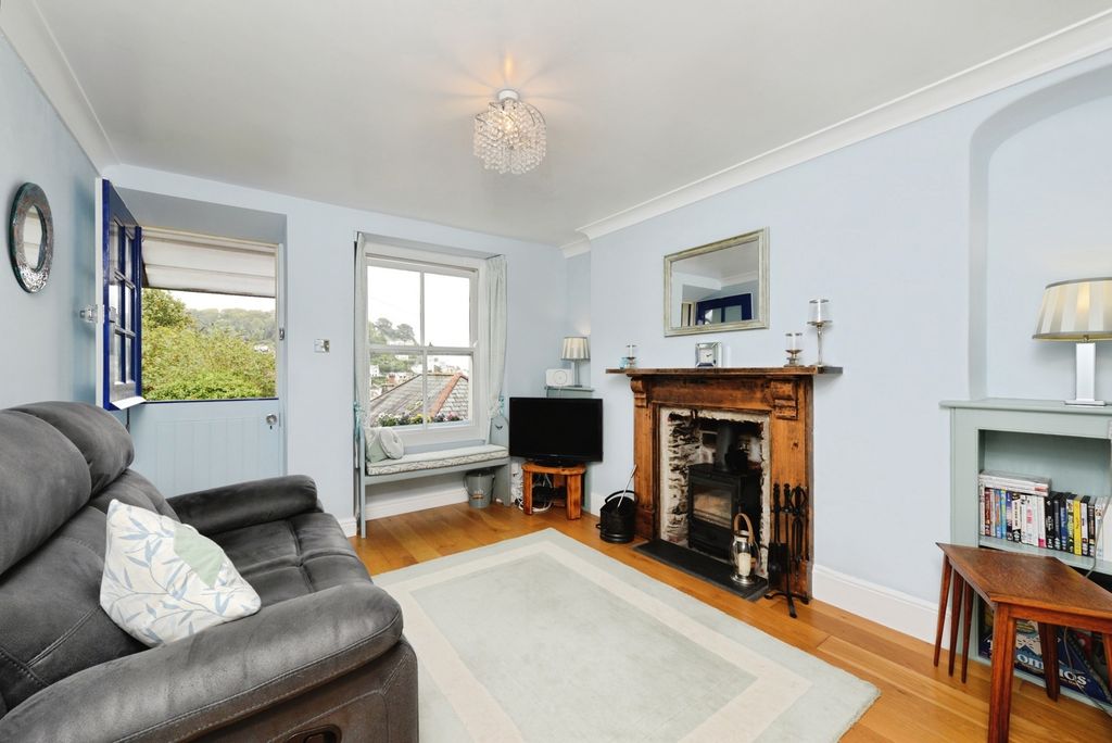 Property photo 2 of 24 Pbox-Img.Jpg