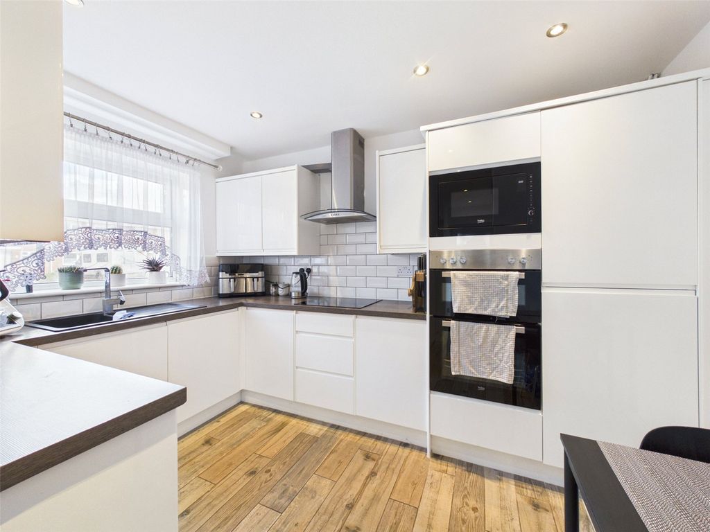Property photo 2 of 17 Picture No. 04