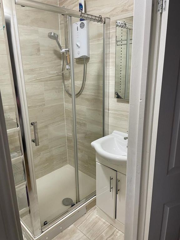 Property photo 3 of 7 Photo 4