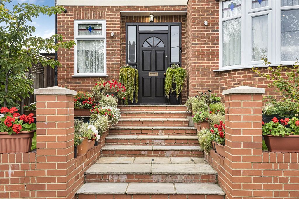 Property photo 2 of 38 Picture No. 05