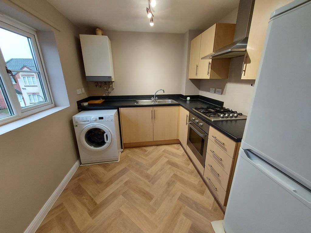 Property photo 3 of 5 Kitchen