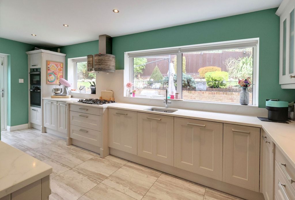 Property photo 3 of 21