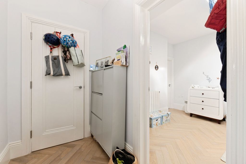 Additional image 16 of 3 bed flat for saleEpsom Road, Guildford, Surrey GU1