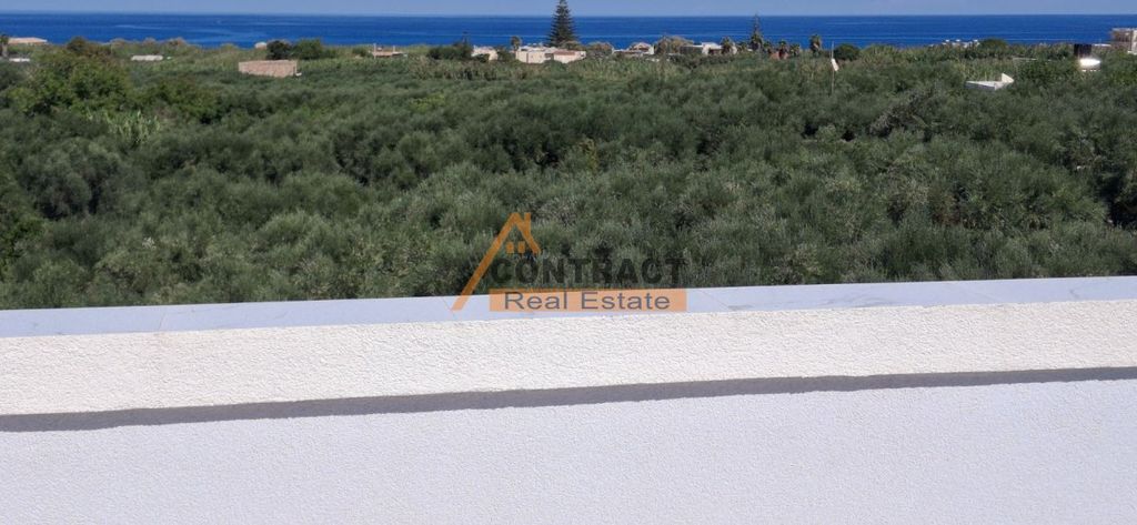 Property photo 1 of 33 House, 163 Sq, For Sale
