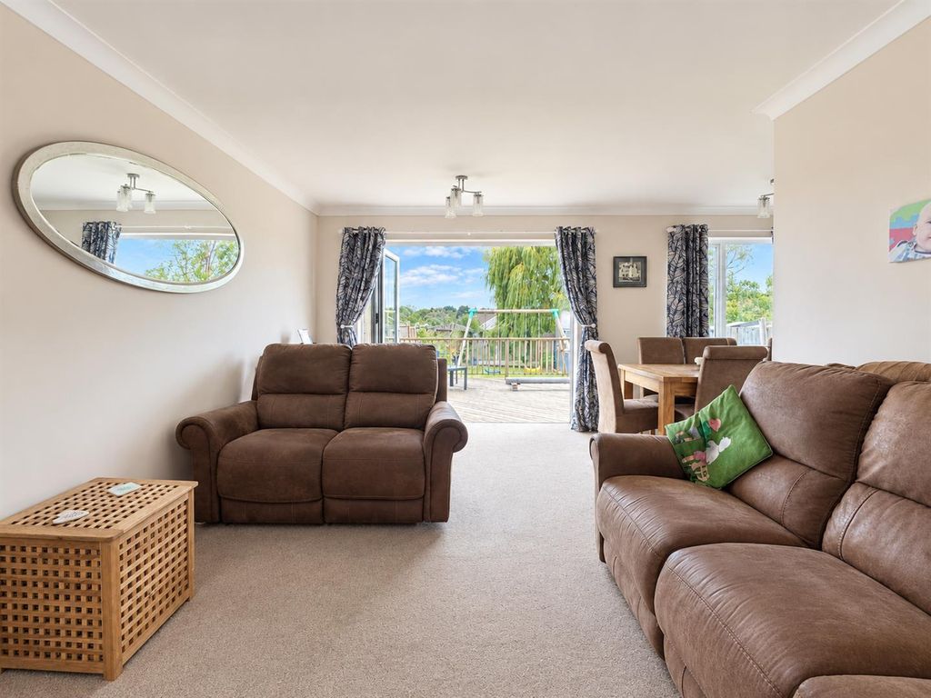 Property photo 2 of 19 4.Png