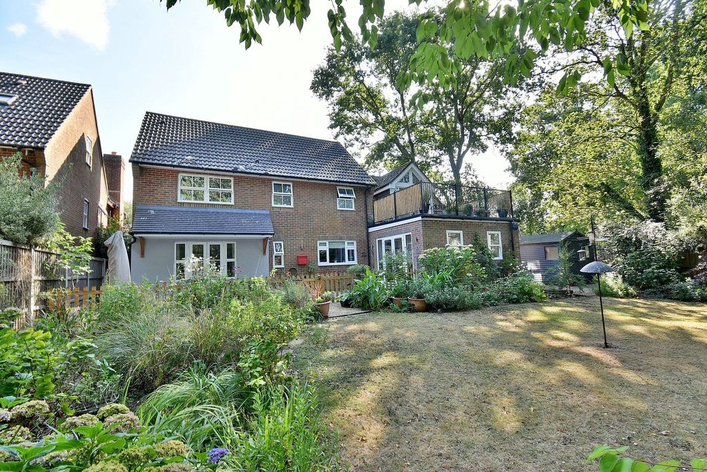 Property photo 2 of 28