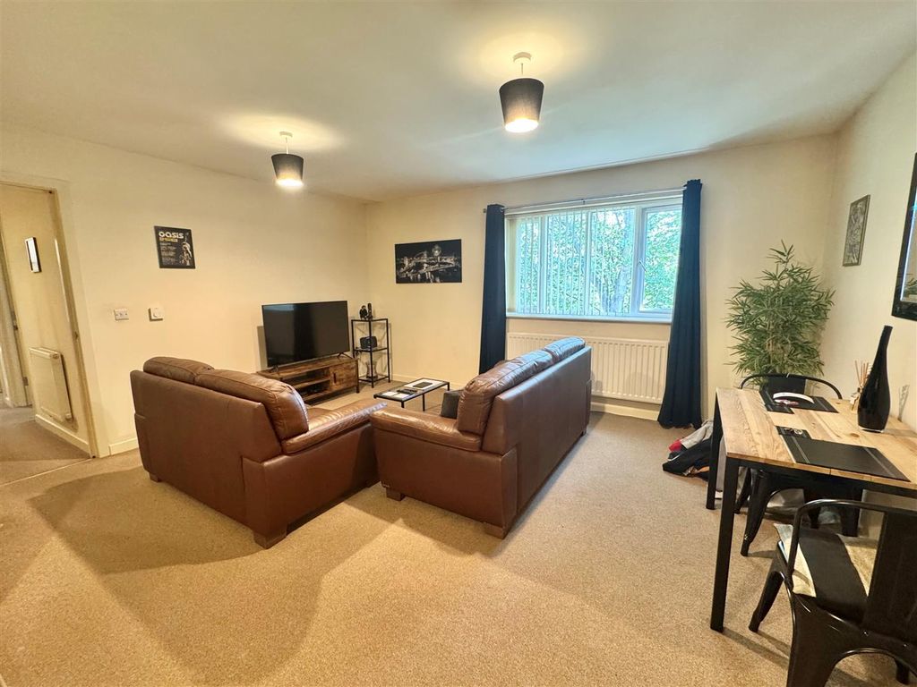 Property photo 2 of 8 3.Jpg