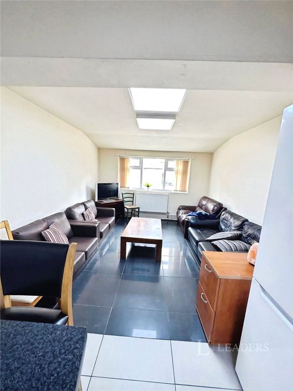 Property photo 1 of 12 Picture No. 11