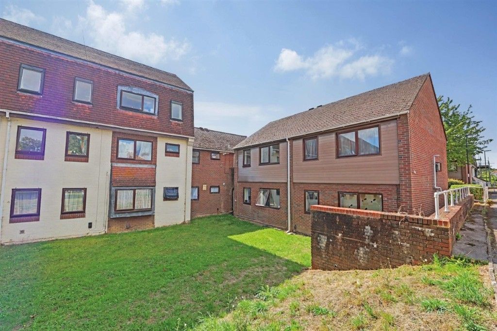 Property photo 1 of 5