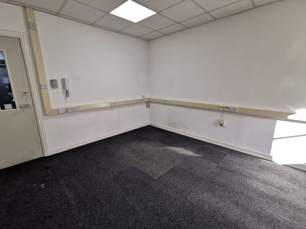Property photo 2 of 3