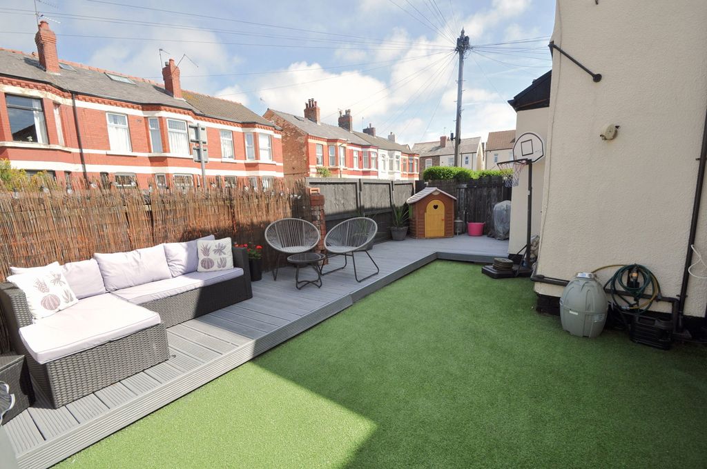 Property photo 2 of 28