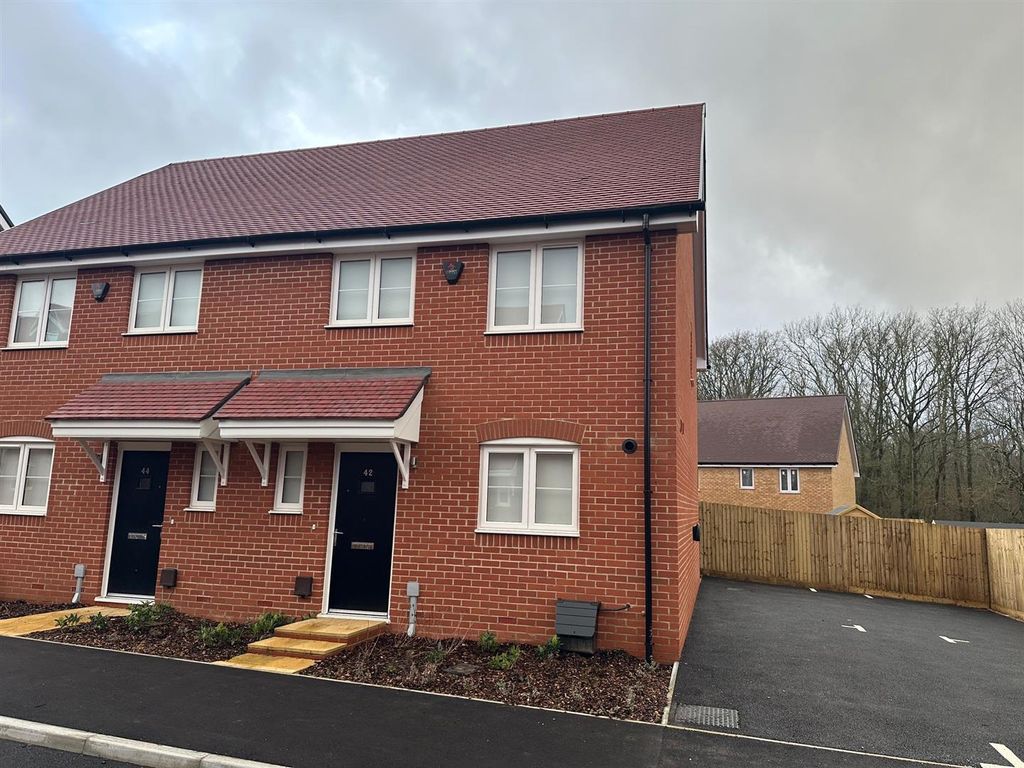 Property photo 1 of 10 42 Hart.Jpg