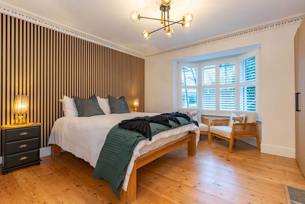 Property photo 1 of 14 309696