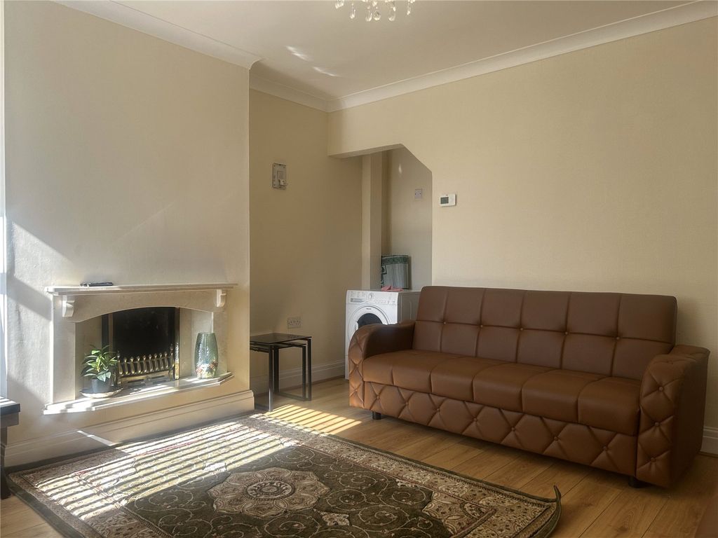 Property photo 3 of 19 Living Room