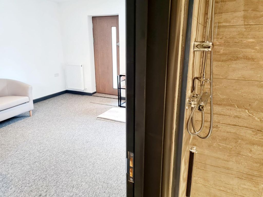 Property photo 2 of 13 Bathroom