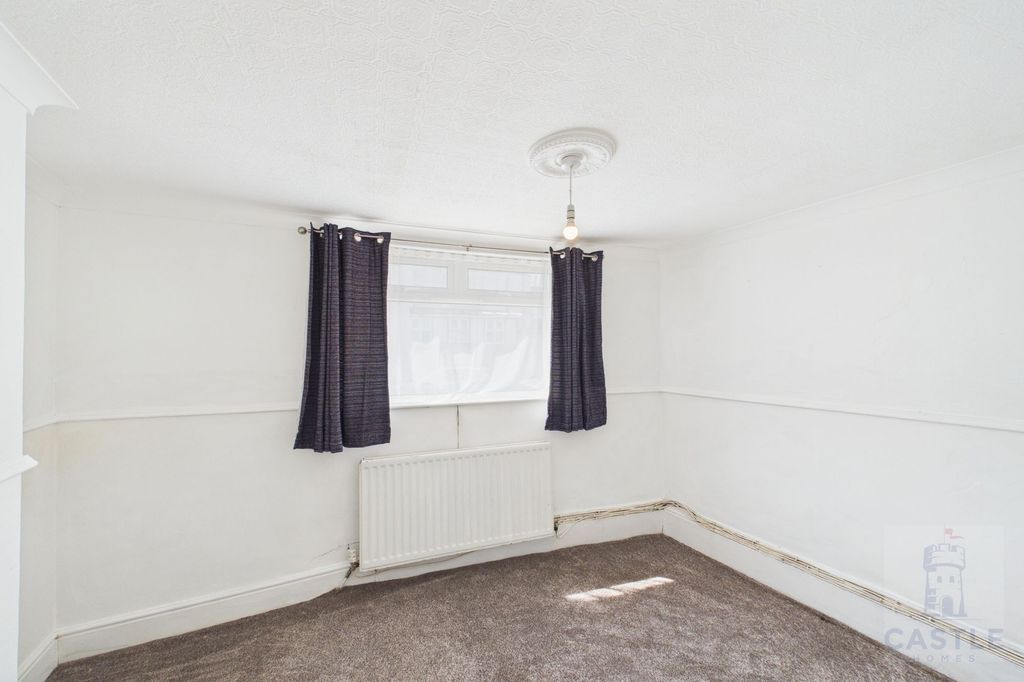 Property photo 3 of 12 Bedroom