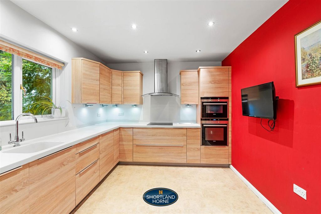 Property photo 2 of 31 12 Broadwater (27 Of 35).Jpg