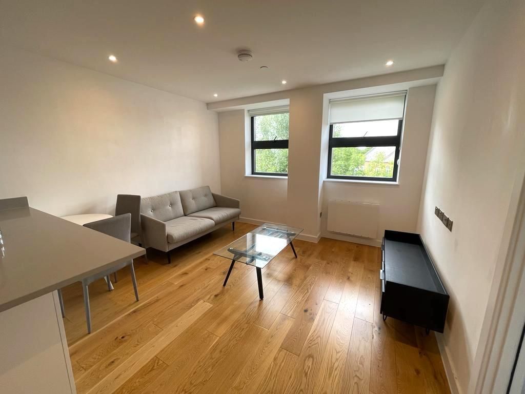 Property photo 3 of 9 Livingroom.Jpg