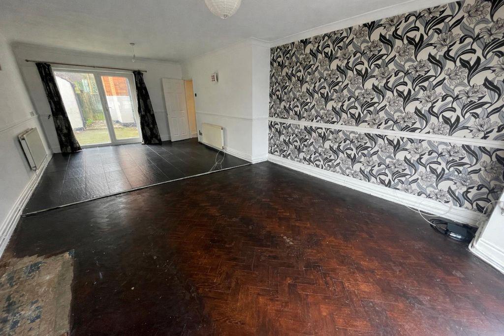 Property photo 2 of 6 Image