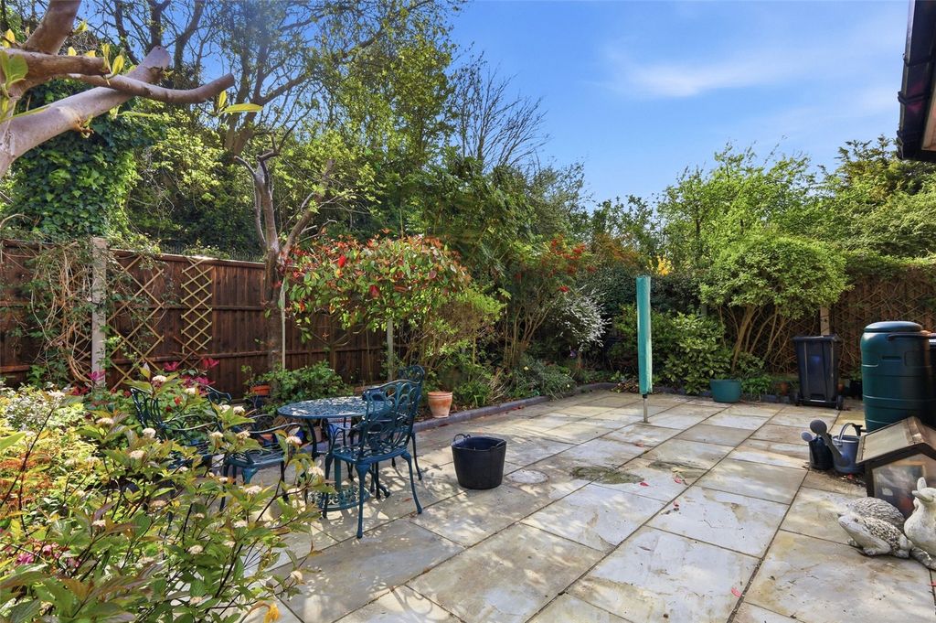 Property photo 2 of 20 Picture No. 32