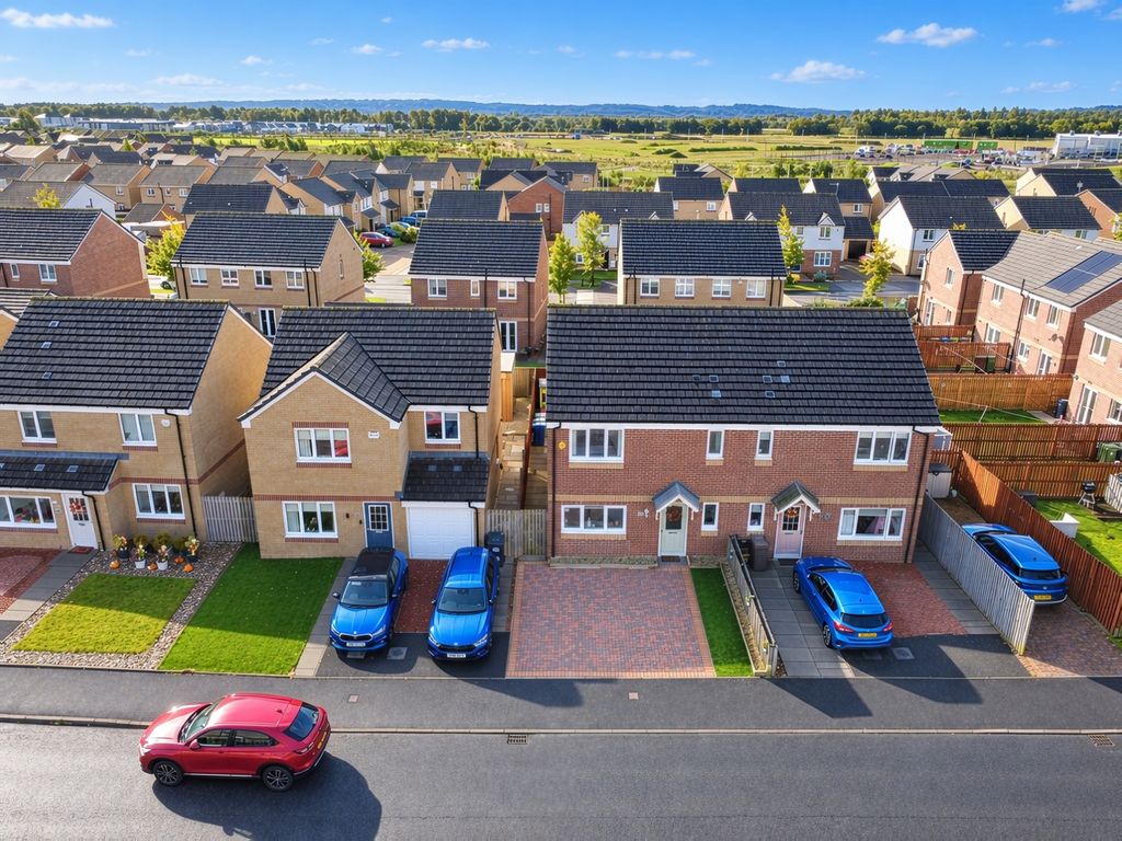 Property photo 3 of 24 Barmore Crescent Bishopton External