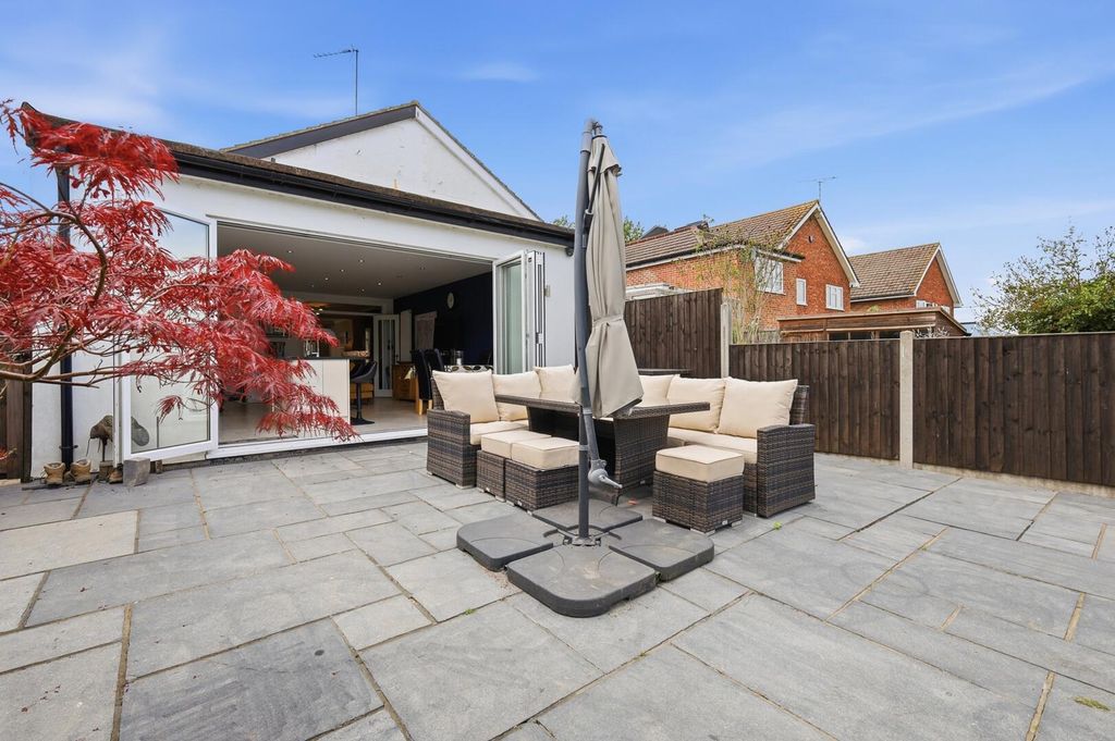 Property photo 2 of 25 Terrace / Patio