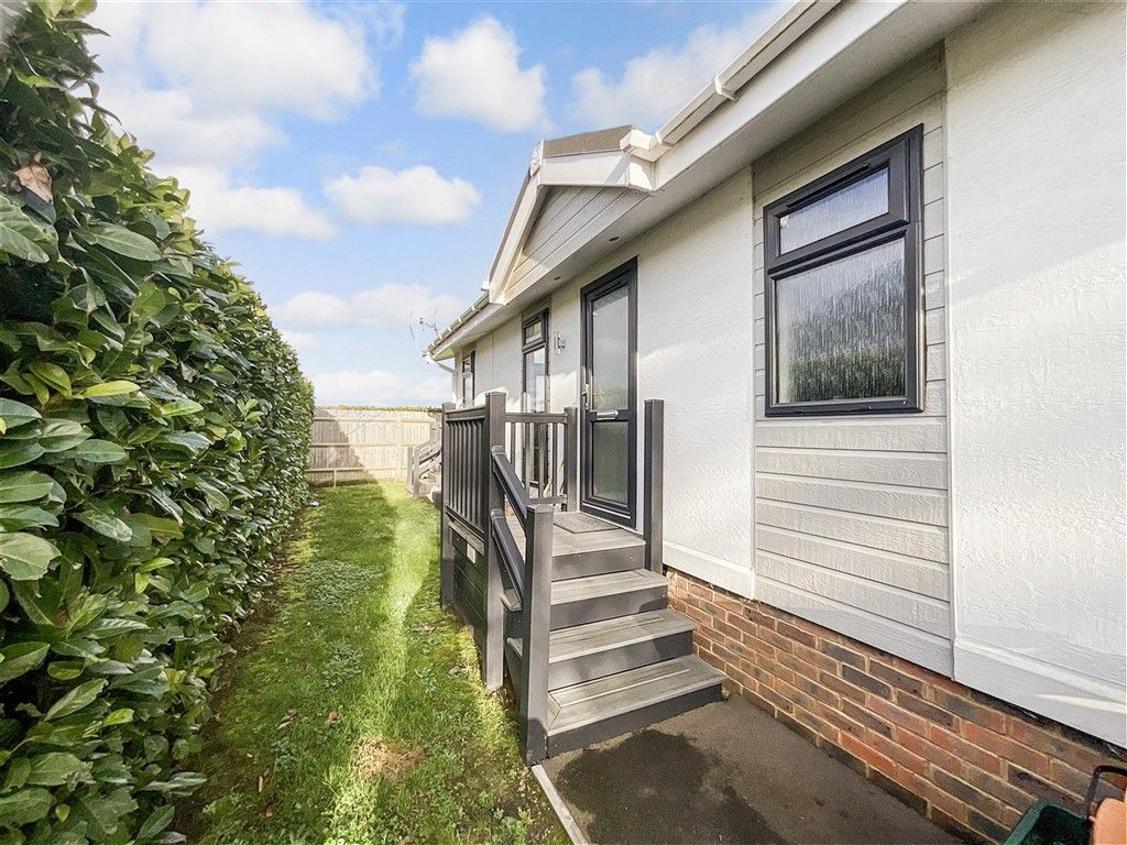 Property photo 1 of 9 Front