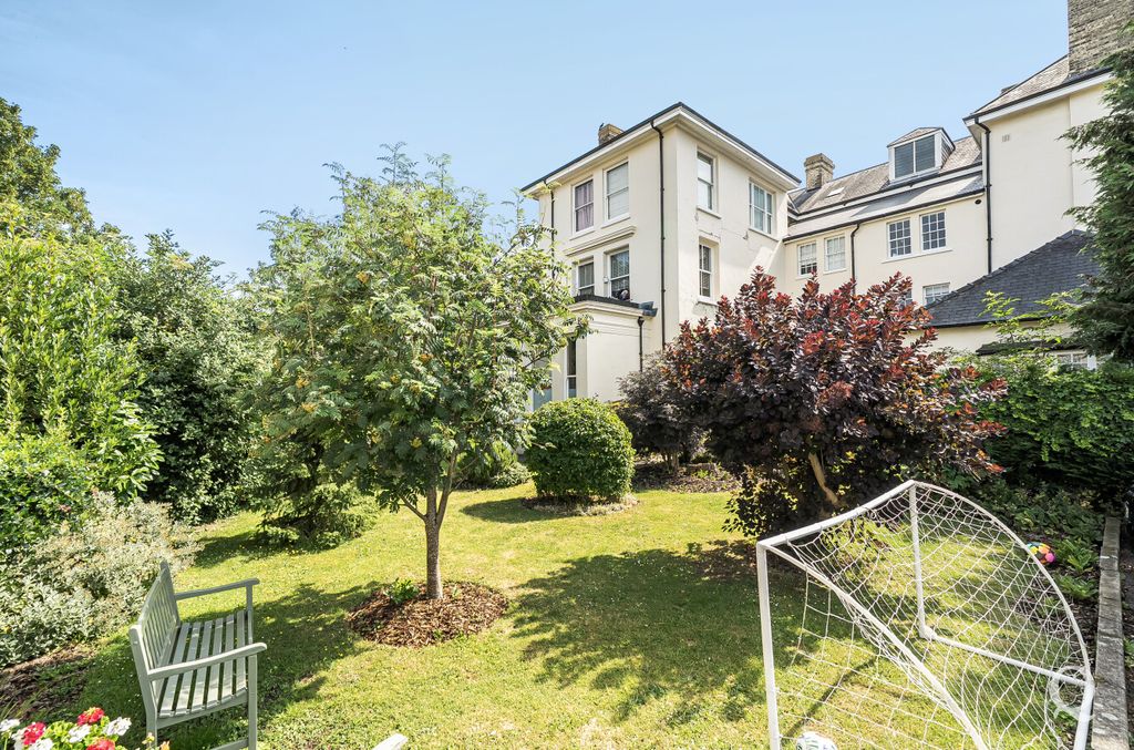 Property photo 2 of 19 E48Adf91-2A17-43c...