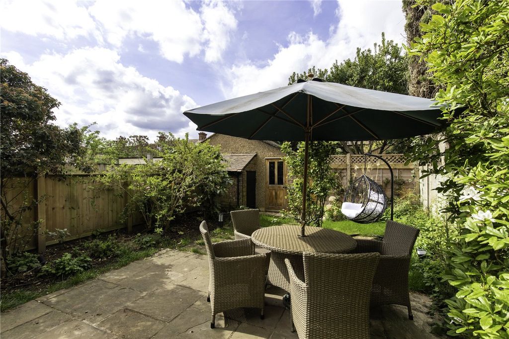 Property photo 2 of 22 Picture No. 18
