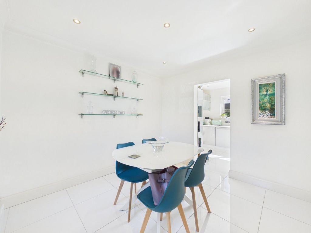 Property photo 3 of 31 Picture No. 21