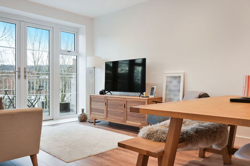 Additional image 7 of 2 bed flat for saleStation Road East, Oxted, Oxted RH8