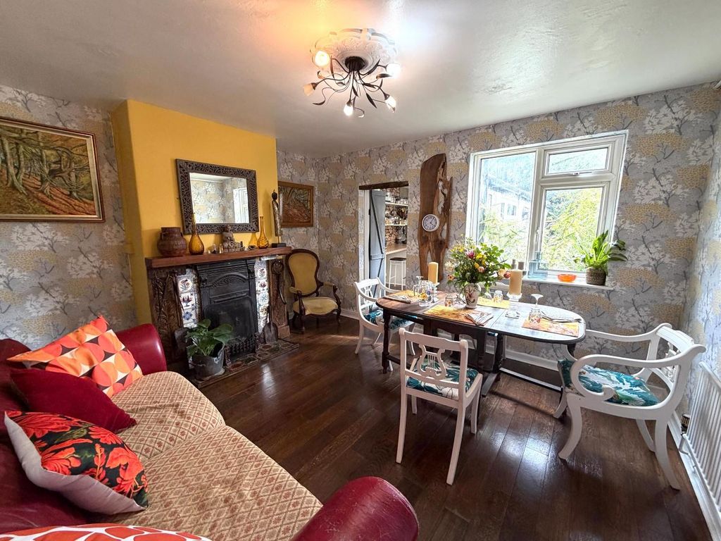 Property photo 3 of 22 Dining Room.Jpg