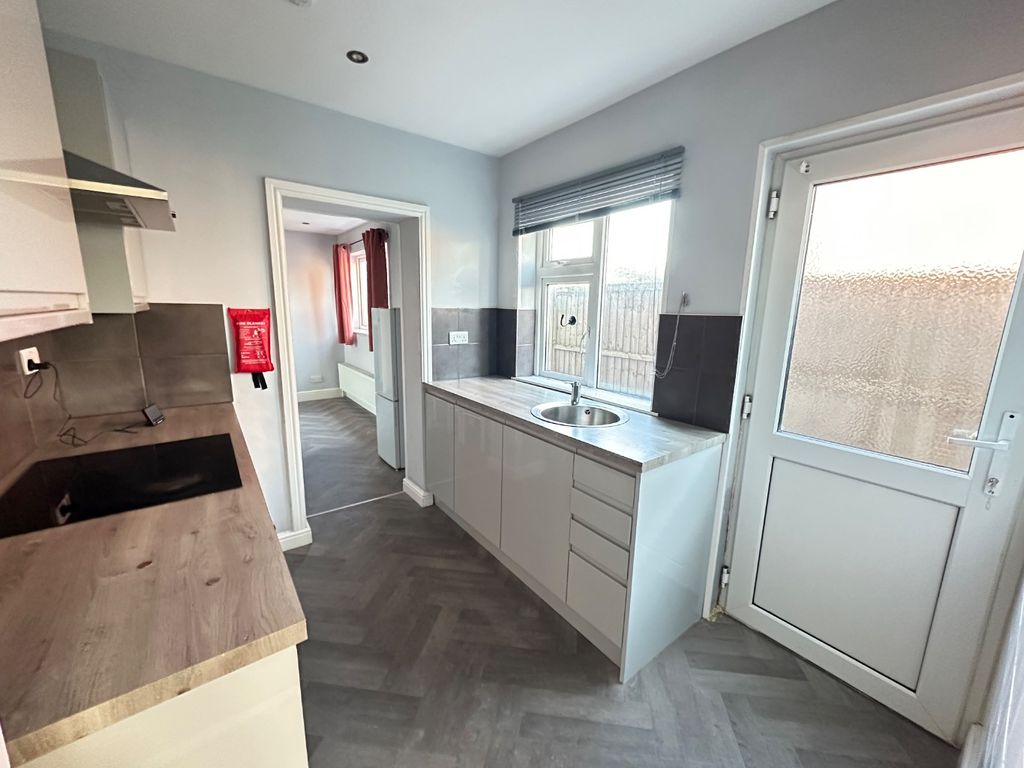 Property photo 3 of 15 4779382