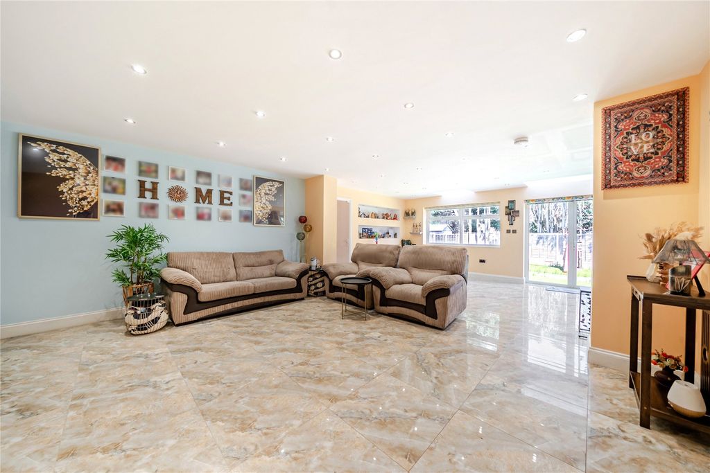 Property photo 2 of 21 Picture No. 05