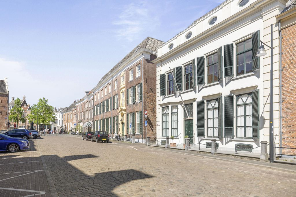 Property photo 2 of 62