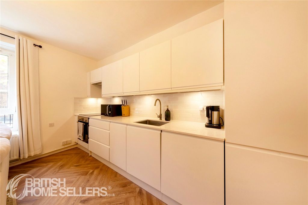 Property photo 2 of 13 2