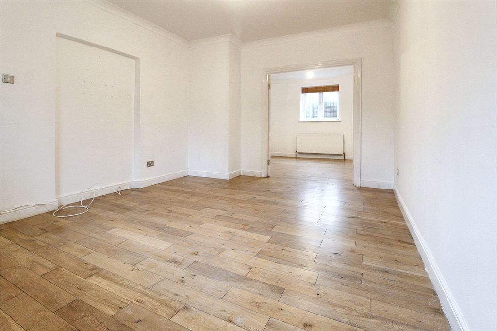 Property photo 3 of 12 Picture No. 28