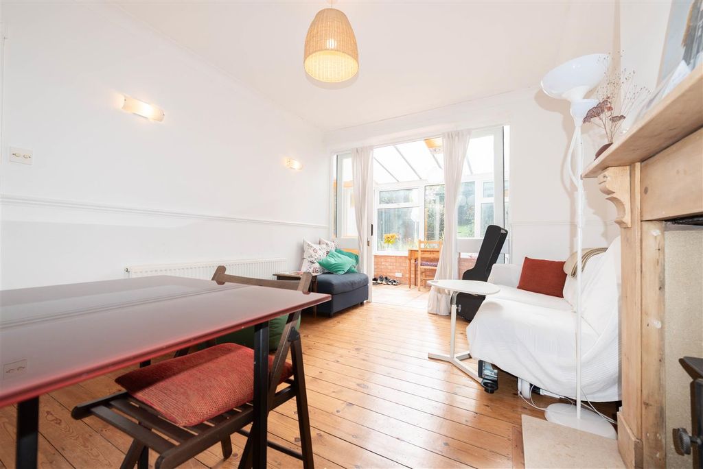 Property photo 3 of 13 96 North Hinksey Lane-2.Jpg