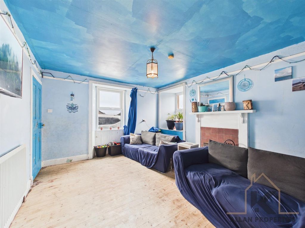 Property photo 3 of 30