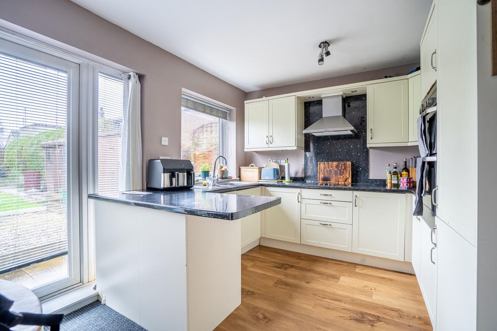 Property photo 3 of 14 Kitchen