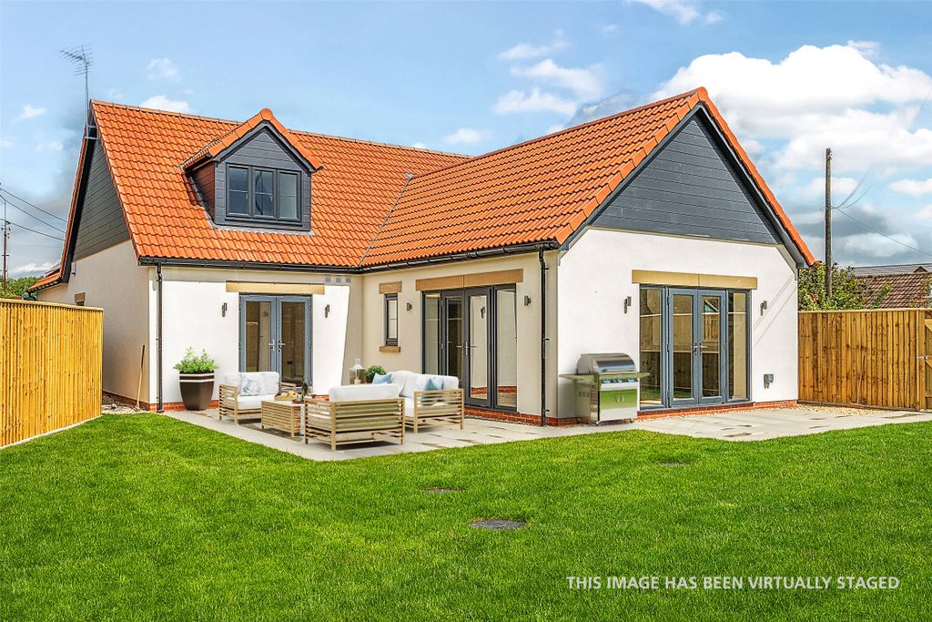 Property photo 1 of 10 Tudor House