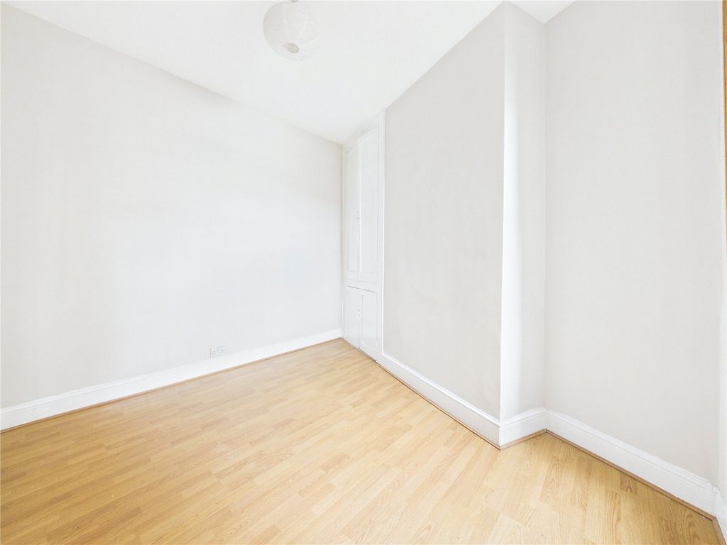 Property photo 3 of 11 Picture No. 25