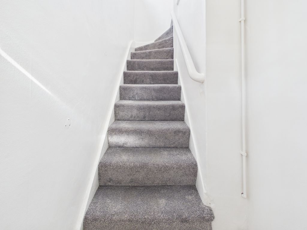 Property photo 2 of 7 Staircase