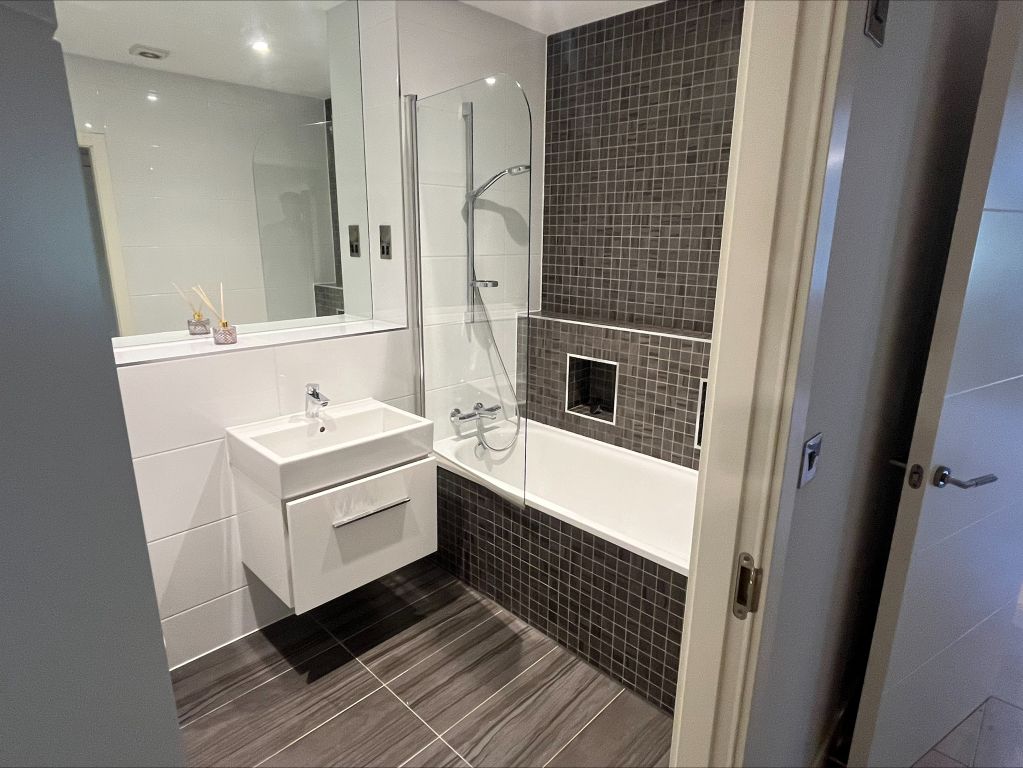 Additional image 8 of 2 bed flat for saleWhite Lion Close, East Grinstead RH19
