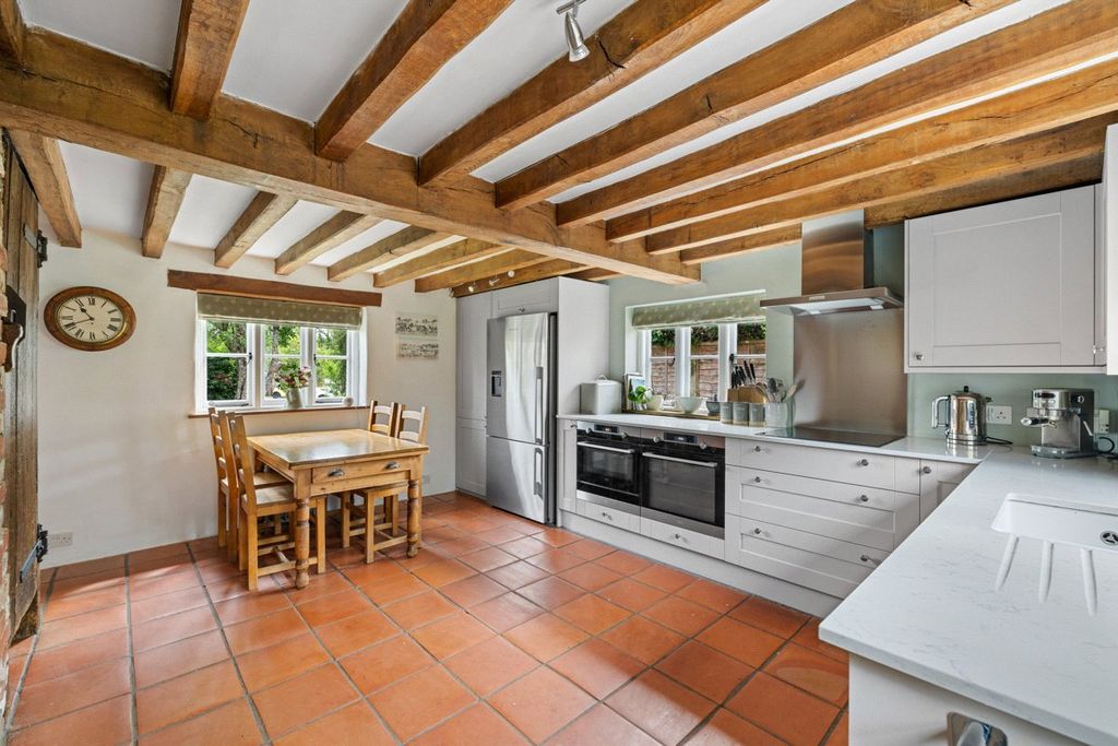 Property photo 2 of 37 Picture No. 31