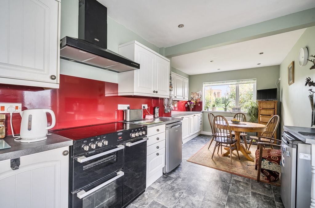 Property photo 2 of 15 Kitchen/Diner